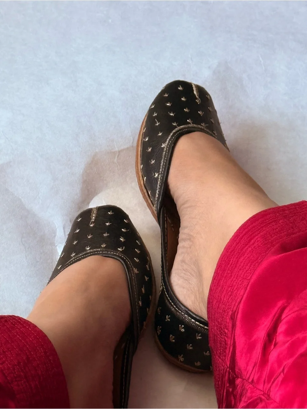 Classic Black Embroidered Women’s Jutti